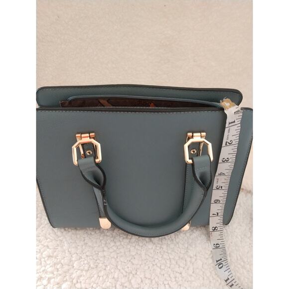 Classic Small Handbag (9x8x3 in) - Picture 6 of 6